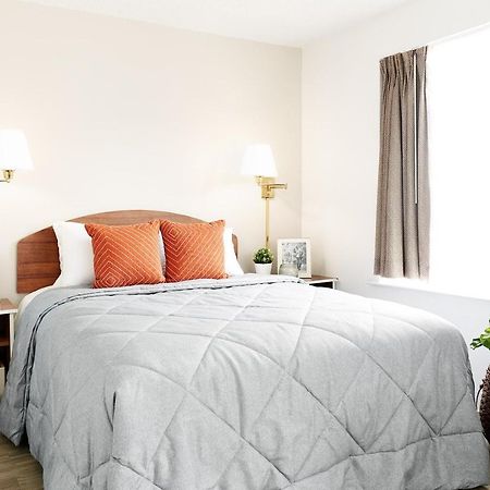 Intown Suites Extended Stay โคโลราโดสปริงส์ ภายนอก รูปภาพ
